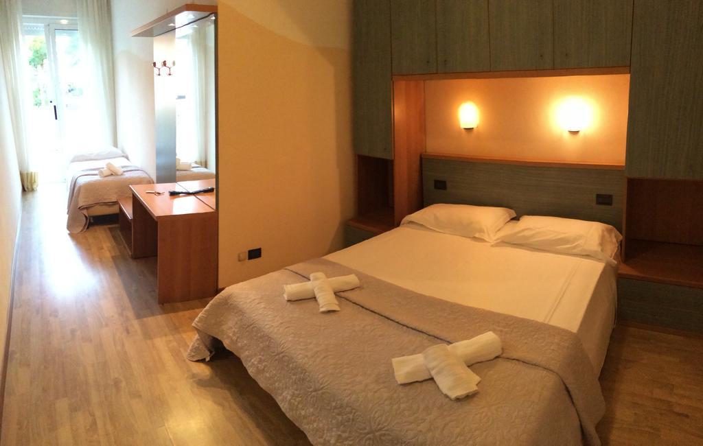 Hotel Stella D'Oro Лидо-ди-Езоло Номер фото